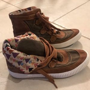 Blowfish Camper High top